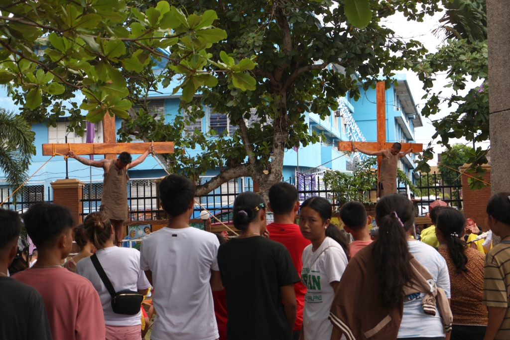 Iriga City’s “Cenakulo” Ended with Only Two Men Crucified on the Cross. Here’s Why.